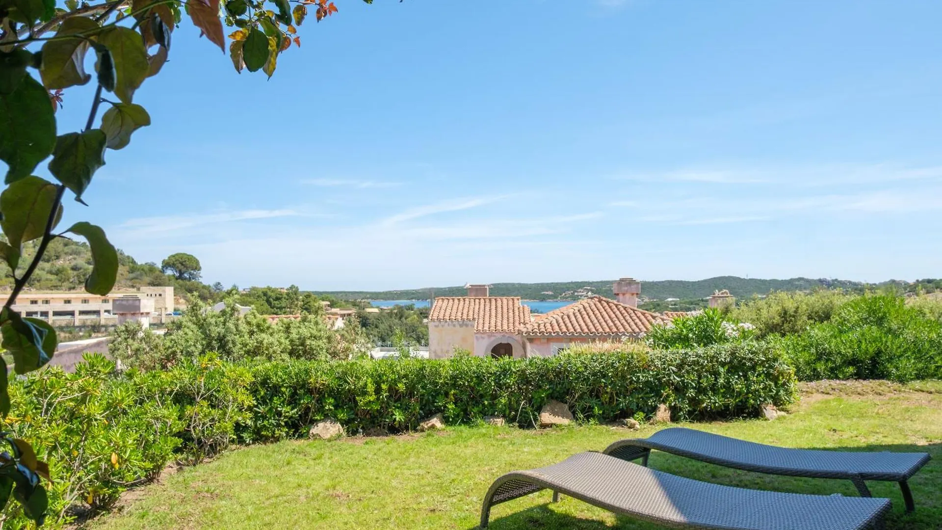 Porto Cervo Trilocale Piscina 200 Mtr Dal Mare Apartment Liscia di Vacca Italy